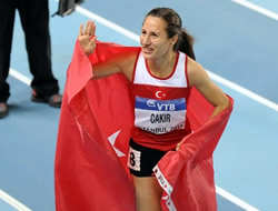 1500 metre finalinde Asl akr Alptekin, bronz madalya kazand