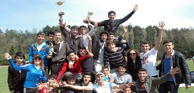 Çengelköy ve Burhan Felek Şampiyon