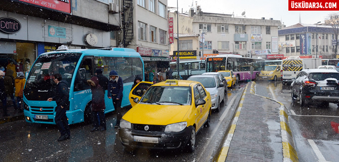 skdar'da trafii kilitleyen ''Hor Hor'' minibs dura tanyor