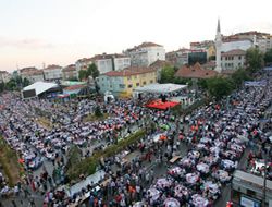 Onbinlerce vatanda ayn sofrada iftar at!