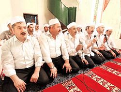 skdar'da Musikiyle namaz