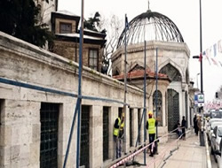 skdar Yeni Valide Camii yenileniyor