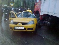Üsküdar'da Trafik Kazası: 2 Yaralı