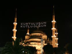 'Kurtuluun Kutlu Olsun' stanbul