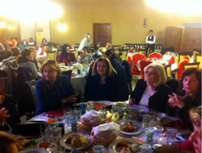 AK Parti Kadın Kolları, Kadınlar Günü'nü kutladı