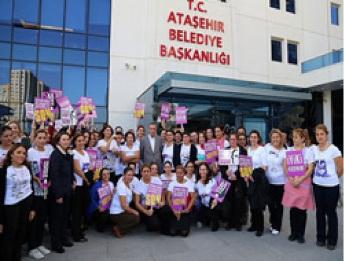 Ataşehirli kadın çalışanlardan 25 Kasım'da tişörtlü eylem