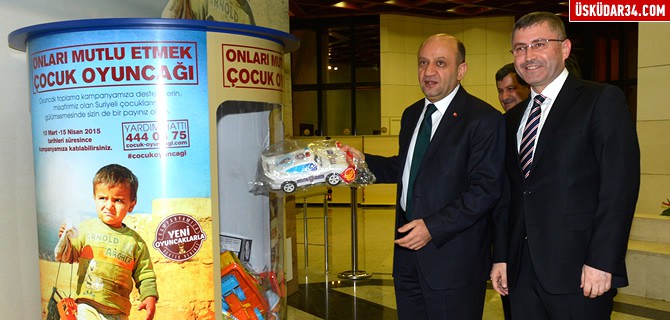 Bakan Fikri Işık oyuncak kampanyasına destek oldu