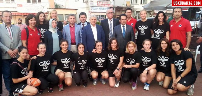 Başkan Türkmen'den Üsküdarlı hentbolculara moral ziyareti