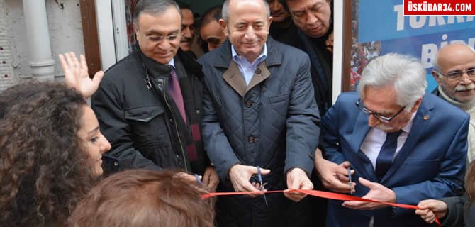 CHP Üsküdar, Salacak ve Selimiye Mahalle Temsilciliği'nin açılışı yapıldı