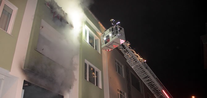 Ünalan Mahallesi'nde çıkan yangında 7 kişi kurtarıldı